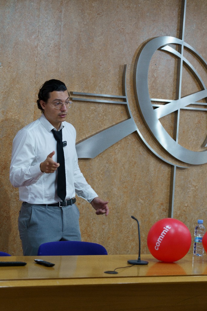 Eduardo Martínez ponente en Commit Conf